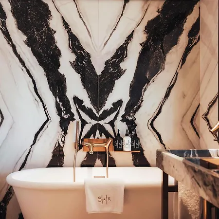 Sax Paris, Lxr & Hotel Parigi