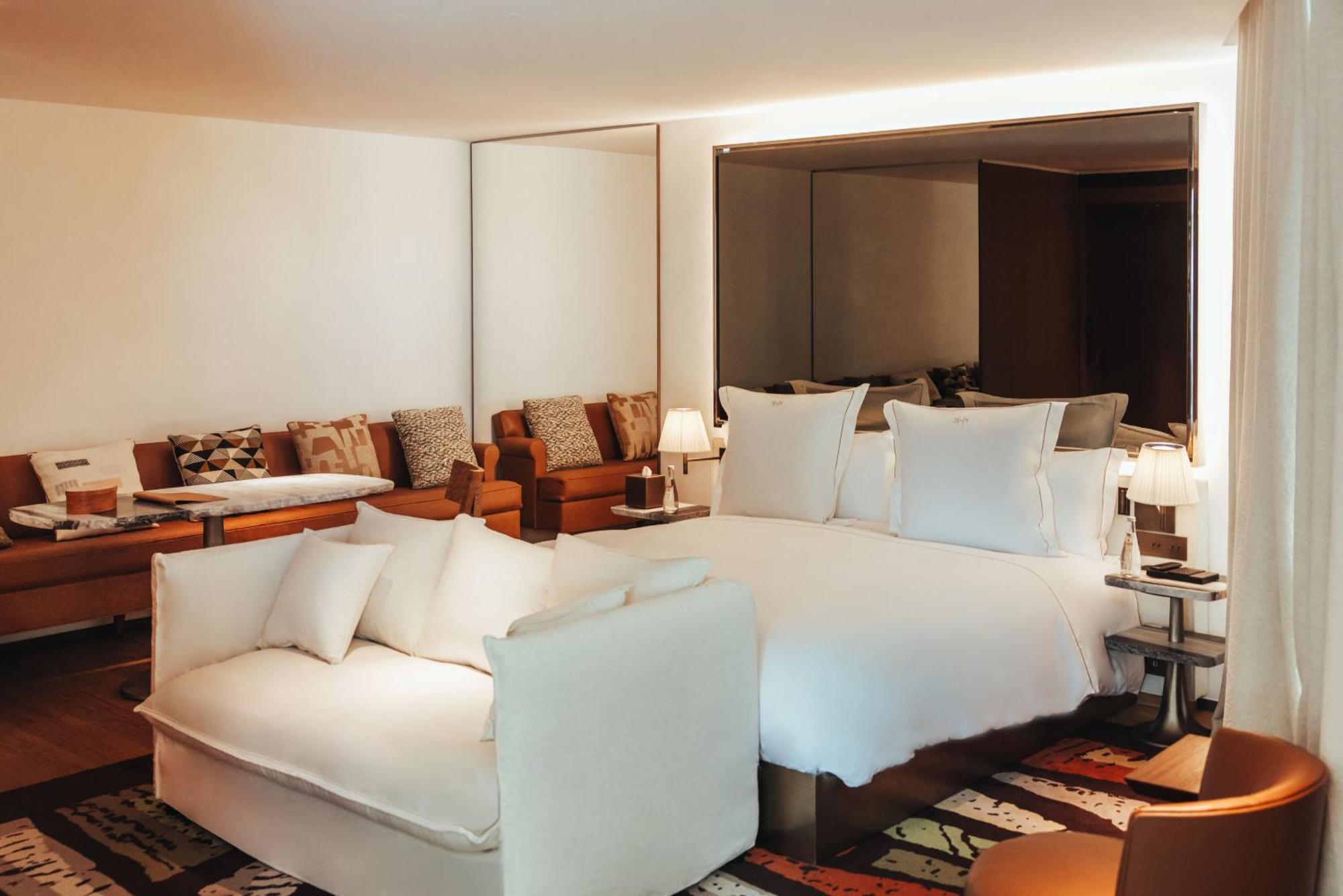 Sax Paris, Lxr & 5* Parigi