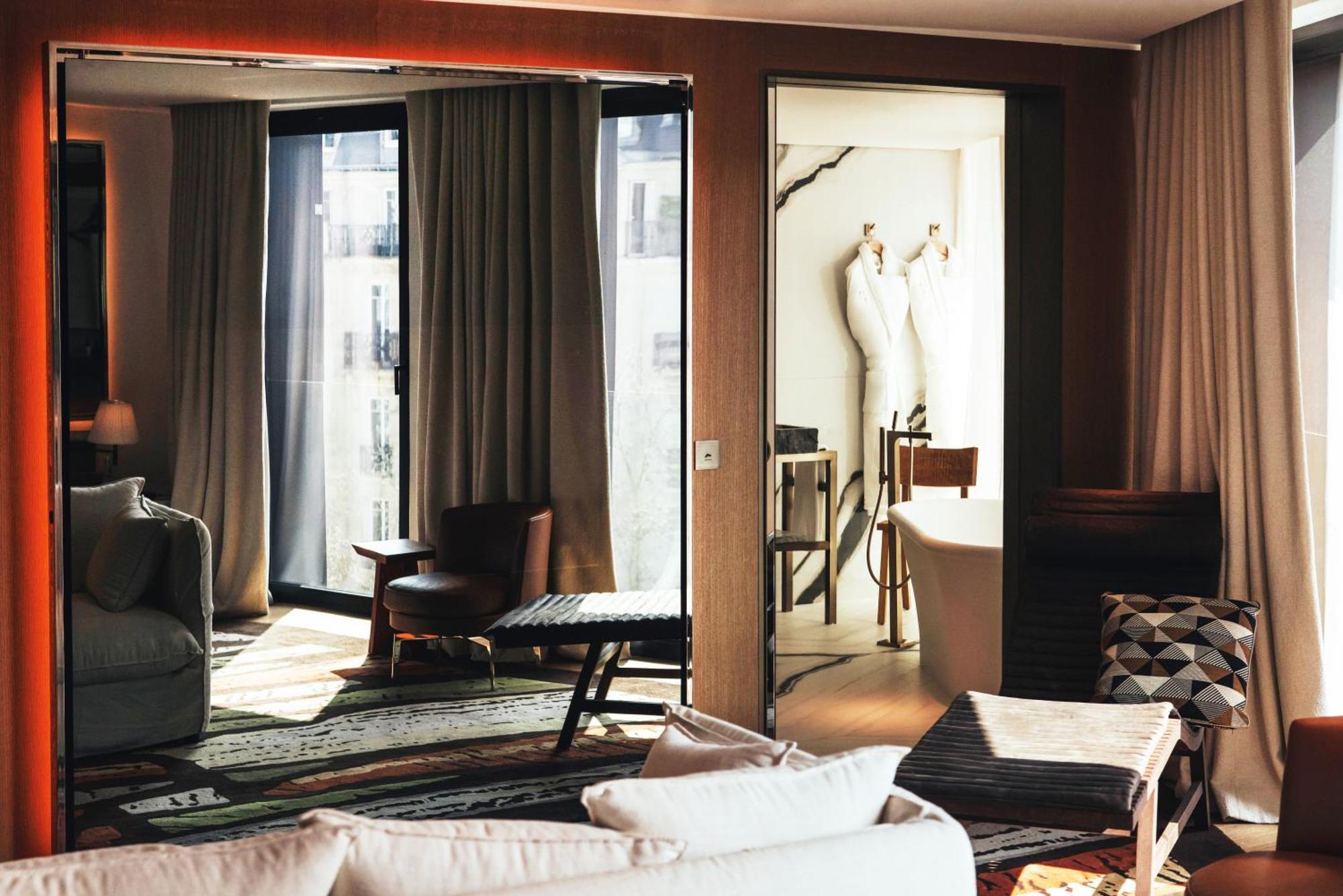 Sax Paris, Lxr & Hotel Paris