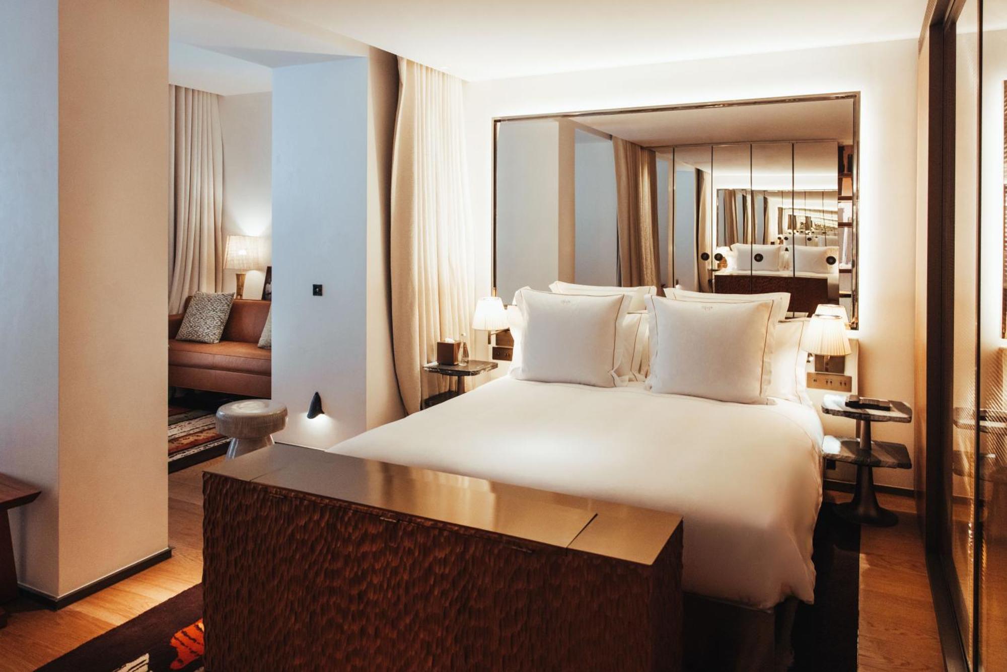 Sax Paris, Lxr & 5* Paris