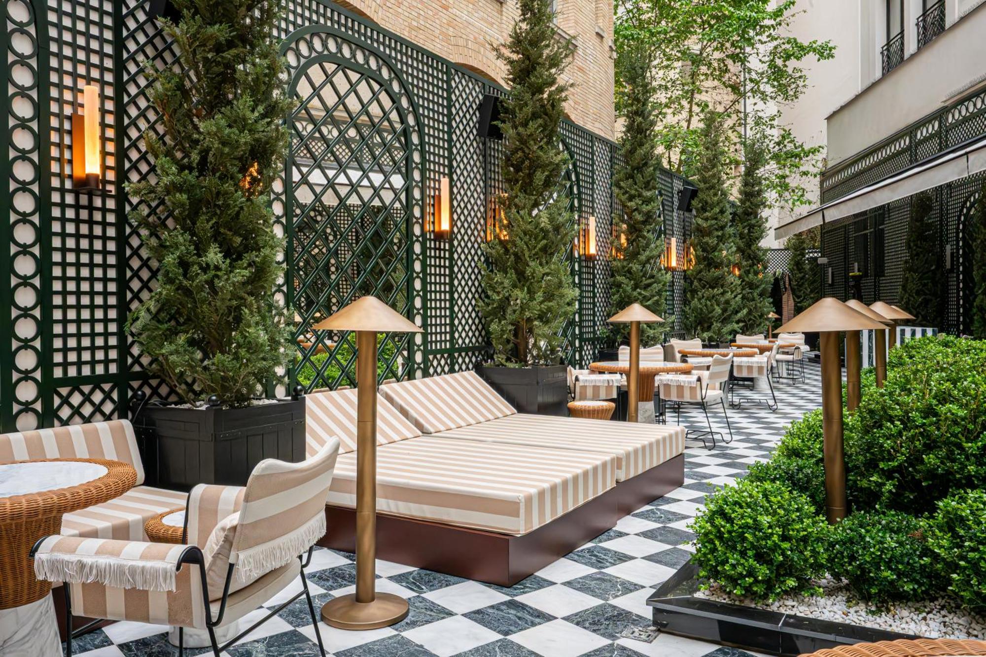 Sax Paris, Lxr & Hotel