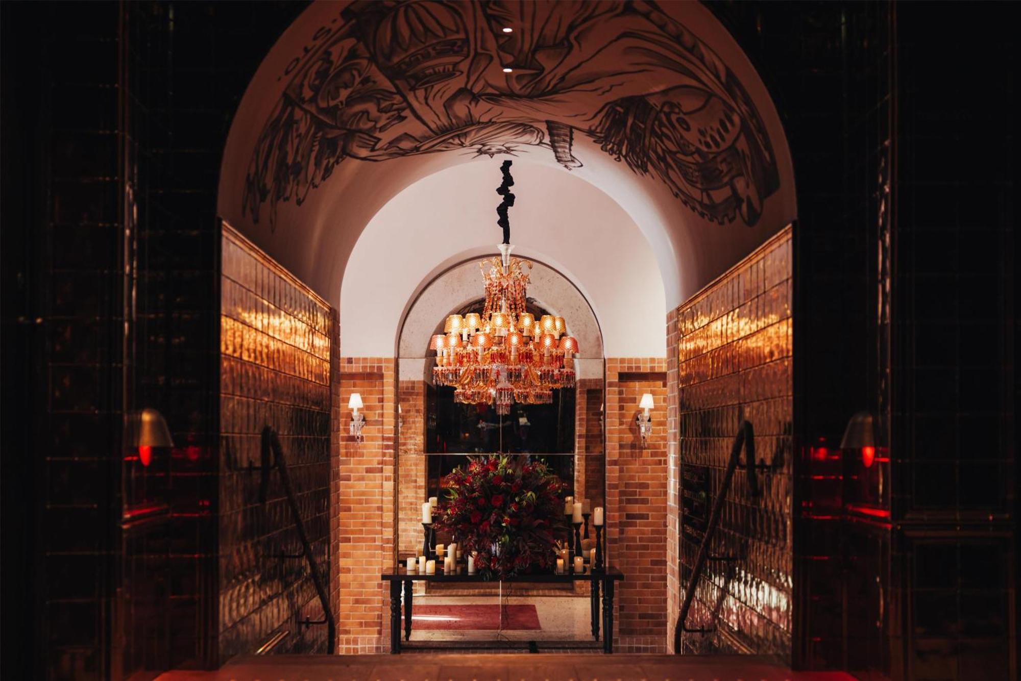 Sax Paris, Lxr & Hotel