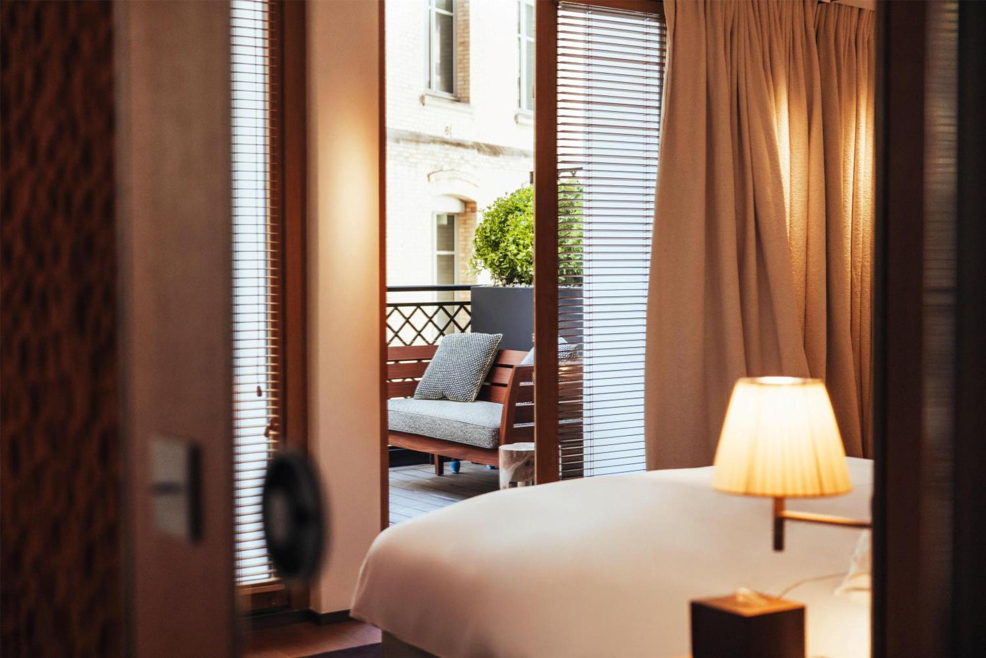 Sax Paris, Lxr & Hotel