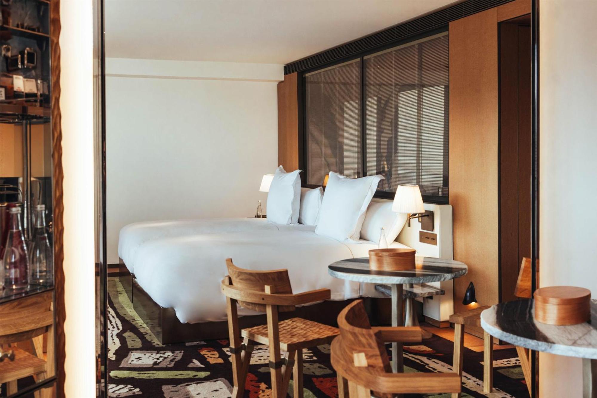 Sax Paris, Lxr & Hotel